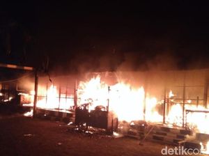 Kebakaran di Dekat Titik Nol Yogya, 35 Kios Pedagang Ludes