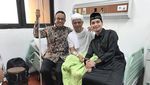 Potret Sandi, Maruf, Jokowi, dan Sederet Tokoh Jenguk Ustaz Arifin Ilham
