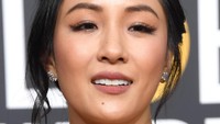 Aktris berusia 36 tahun itu melengkapi penampilannya dengan pulasan makeup natural. Frazer Harrison/Getty Images