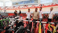 Ketua Pelaksana Asian Track Championship 2019 Paramana Nugraha didampingi Direktur Operasi Jakpro Wahyu A Harun meninjau kesiapan atlet sepeda jelang perhelatan Asian Track Cycling Championship (ACC) 2019.