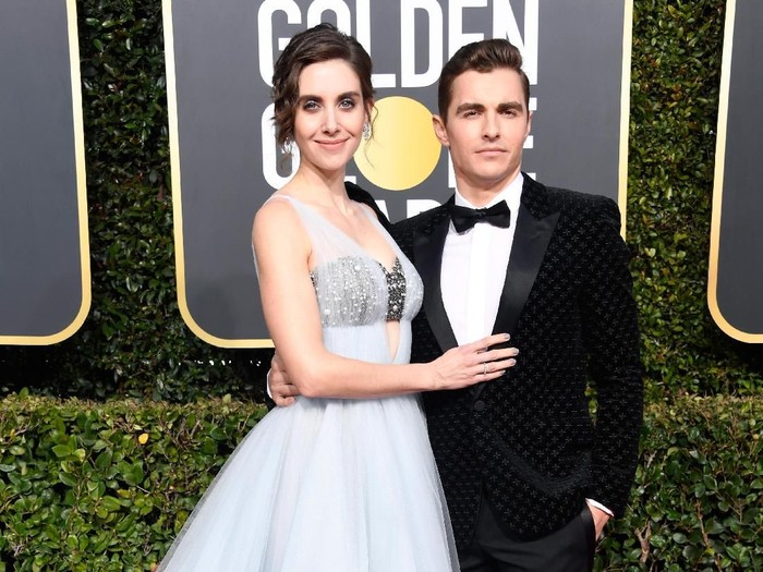 BEVERLY HILLS, CA - JANUARY 06:  Alison Brie (L) and Dave Franco attend the 76th Annual Golden Globe Awards at The Beverly Hilton Hotel on January 6, 2019 in Beverly Hills, California.  (Photo by Frazer Harrison/Getty Images)