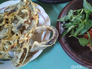 Pedas Gurih Belut Sambal Korek Bikinan Mak Rumi