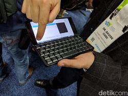 Melihat Cosmo Communicator yang Mirip Ponsel Legendaris Nokia