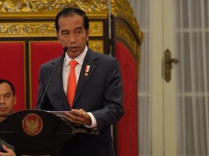 Kumpulkan Menteri, Jokowi Terima Kasih Penerimaan Tembus 102%