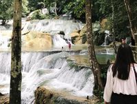 Air terjun moramo di Sulawesi Tenggara.