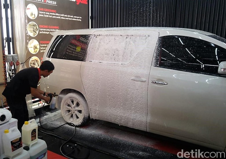 Ilustrasi cuci mobil. Foto: Ridwan Arifin Ilustrasi cuci mobil. Foto: Ridwan Arifin