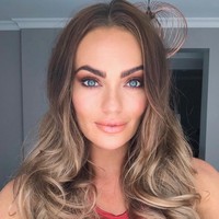 Kadang-kadang kamu bisa melihatnya dan di lain waktu kamu tidak bisa, kata Emily kepada 2,4 juta lebih pengikutnya di Instagram, setelah dirinya jadi kontroversi karena dituduh melakukan edit pada fotonya. Foto: Instagram @emilyskyefit