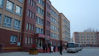 Sejumlah wartawan asing meliput kamp pendidikan vokasi Uighur di Hotan, daerah otonomi Xinjiang pada Sabtu (5/1/2019) waktu setempat.