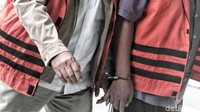 Kebijakan tahanan diborgol mulai dilaksanakan KPK sejak awal Januari 2019. Komisi antirasuah itu merasa sudah saatnya para tahanan diborgol demi setidaknya merasakan malunya berurusan dengan hukum karena uang haram.