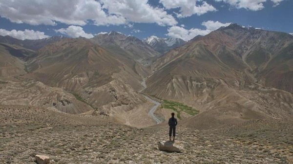 Membentang lebih dari 1.200 km antara Tajikistan dan Kirgistan, kawasan ini memberikan Anda perjalanan darat paling epik (Dave Stamboulis/BBC Travel) Membentang lebih dari 1.200 km antara Tajikistan dan Kirgistan, kawasan ini memberikan Anda perjalanan darat paling epik (Dave Stamboulis/BBC Travel)