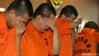 4 pelaku desk collector nakal dari sebuah perusahaan financial techhnologu (fintech) diamankan pihak kepolisian.