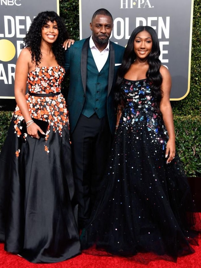 Dia penggemar berat film, fashion dan kecantikan, sekaligus anggota klub bisnis di sekolah. Di waktu senggangnya, dia senang berpergian dengan ayahnya yang juga pemenang Golden Globes, ujar Presiden HFPA Meher Tatna tentang perempuan 17 tahun itu seperti dikutip People.  Foto: Frazer Harrison/Getty Images