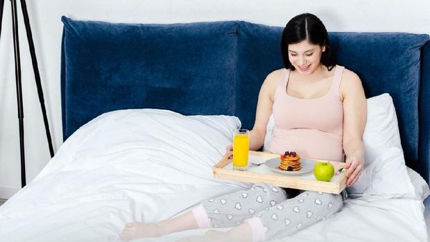 5 Asupan yang Penting Dikonsumsi Ibu Hamil Saat Sarapan