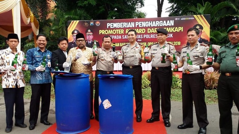 4 Warga Gresik Tewas Setelah Pesta Miras, Satu Pemasoknya Dilibas 4 Warga Gresik Tewas Setelah Pesta Miras, Satu Pemasoknya Dilibas