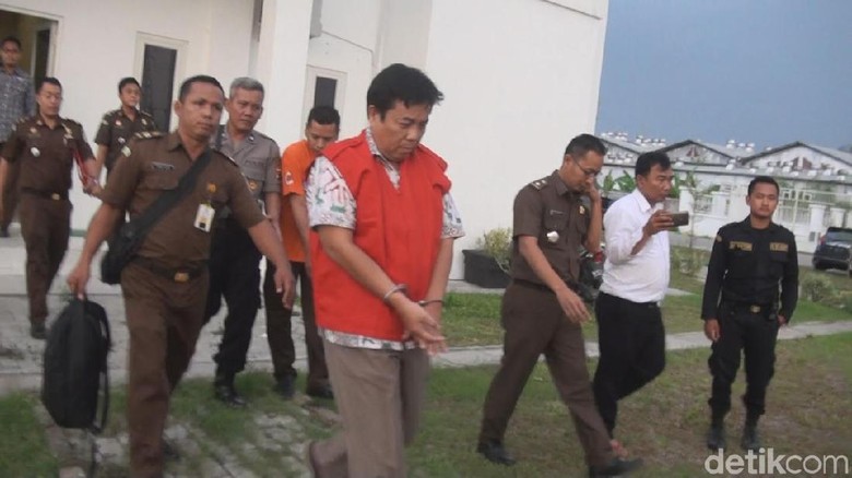 Korupsi Rp 1 Miliar, Mantan Dirut PDAM Mojokerto Ditahan Korupsi Rp 1 Miliar, Mantan Dirut PDAM Mojokerto Ditahan