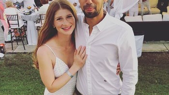 Ini saat mereka menghadiri sebuah pesta bersama teman-teman dekat. Foto: Instagram