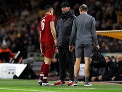 Ki-Jana Hoever menggantikan Dejan Lovren yang mengalami cedera hamstring. Belum diketahui seberapa parah cederanya, tapi absennya Lovren memperparah krisis bek tengah Liverpool. (Darren Staples/Reuters)