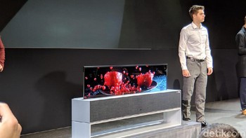 Sepertiga layar keluar. LG menyebutnya mode Line View. (Foto: Adi Fida Rahman/detikinet)