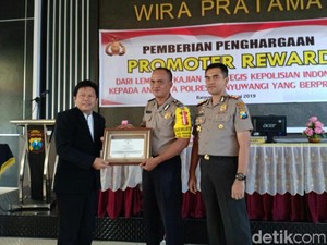 Kiprah 4 Tahun Aiptu Sutomo Untuk Warga Diganjar Penghargaan