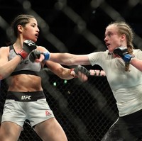 Polyana Viana debut di UFC pada 3 Februari 2018. Ia sendiri tergabung dalam Tata Fight Team. Foto: Joe Scarnici/Getty Images