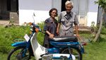 Restorasi Motor Bebek Jadul Yamaha V75 Jadi Baru Lagi
