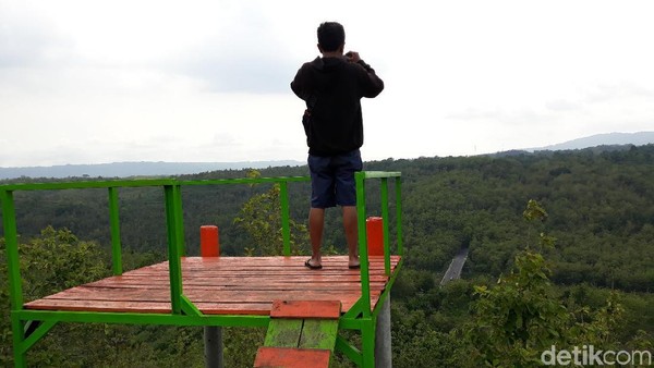 Gardu pandang yang berlokasi di Dusun Ngasem, Desa Getas, Kecamatan Playen, Kabupaten Gunungkidul (Pradito Rida Pertana/detikTravel)