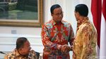 Gaya Serius Tapi Santai Ala Anies Baswedan Saat Rapat dengan Jokowi