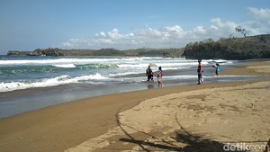 Deretan Pantai di Blitar, Tempat Indah yang Tak Kalah dengan Bali