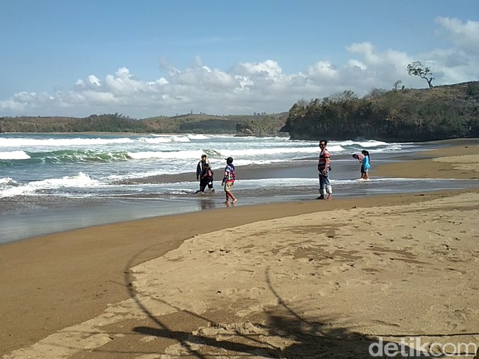 Pantai Serang Blitar