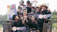 Menurutnya ia ingin membangun desa tempat tinggalnya sesuai dengan janjinya tersebut, salah satunya dengan membuat perpustakaan untuk anak-anak kurang mampu. Dok. Instagram/hhennie.official