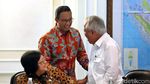 Gaya Serius Tapi Santai Ala Anies Baswedan Saat Rapat dengan Jokowi
