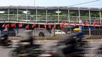Ratusan bendera Partai Demokrasi Indonesia Perjuangan (PDIP) berjejer di sepanjang Jalan Kyai Tapa, Jakarta Barat, Selasa (8/1/2019).