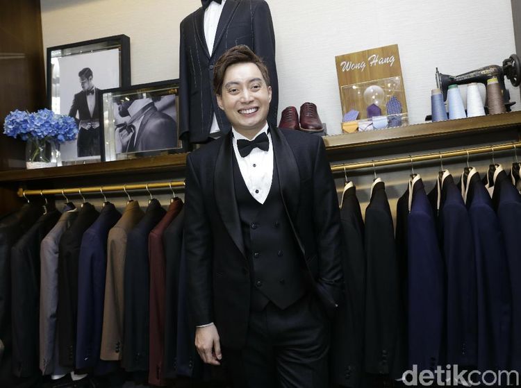 Mau Nikah, Edric Tjandra Senyum Terus