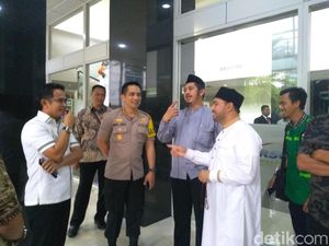 Kombes Indra Muazin Aksi 212 Jenguk Arifin Ilham: Beliau Terlalu Lelah