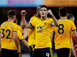 Gol Raul Jimenez ini jadi yang pertama dicetak Wolves di kandang saat melawan Liverpool sejak Kenny Miller pada Januari 2004. (Darren Staples/Reuters)