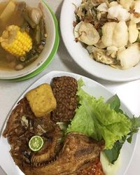 Kangen Suroboyo? Yuk, Jajan Rujak Cingur, Rawon dan Soto Enak di 5 Tempat Ini!