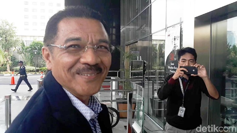 KPK Panggil Gamawan Fauzi Jadi Saksi Korupsi Proyek Gedung IPDN KPK Panggil Gamawan Fauzi Jadi Saksi Korupsi Proyek Gedung IPDN