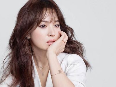 Song Hye Kyo Cerai, Ini 6 Pria yang Pernah Digosipkan Cinlok Dengannya