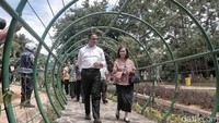 Yang terakhir adalah Taman Tebet. Gubernur DKI Jakarta Anies Baswedan sempat mengecek Taman Tebet pada Kamis (3/1). Pradita Utama/detikFoto.