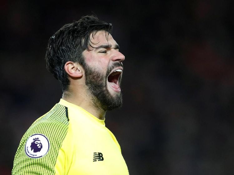 Catatkan 20 Clean Sheet, Alisson Sejajar Kiper-Kiper Elite Premier League