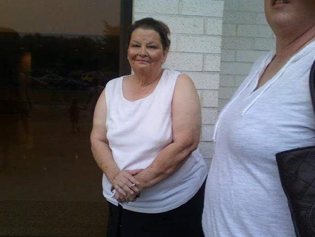 Joann Charles: 37 TahunJoann hamil di usia yang sangat muda yakni 17 tahun. Lalu anak tertuanya juga mengikuti langkahnya dengan punya anak di usia belia yakni 19 tahun. Sayangnya meski jadi nenek di usia muda, ia tak bisa menikmati banyak waktu dengan cucu. Ia dilaporkan meninggal pada 2012. Ketika itu, ia telah memiliki 17 cucu dan beberapa cicit.Foto: ist