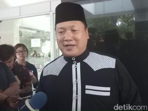 Sahabat: Ustaz Arifin Ilham Komunikasi dengan Isyarat