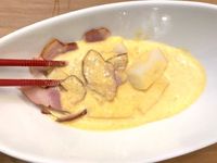 Bagaimana Rasa Mochi yang Kenyal Disiram Saus Carbonara yang Creamy?