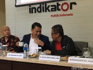 Prabowo Ketinggalan di Survei Indikator, BPN Singgung Indeks Demokrasi