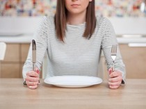 Sudah Makan Sehat Tapi Masih Lapar? Ini 5 Pemicunya
