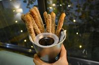 Churros di kafe lucu.