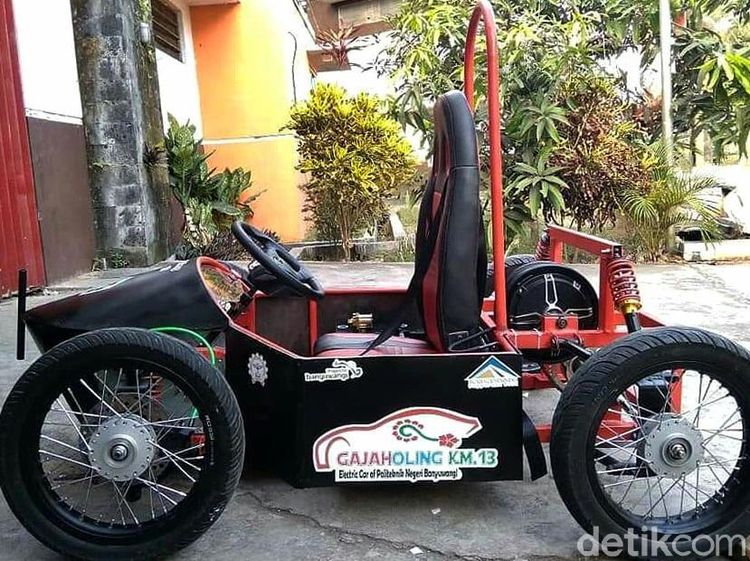 Keren! Begini Penampakan Mobil Listrik Made In Banyuwangi