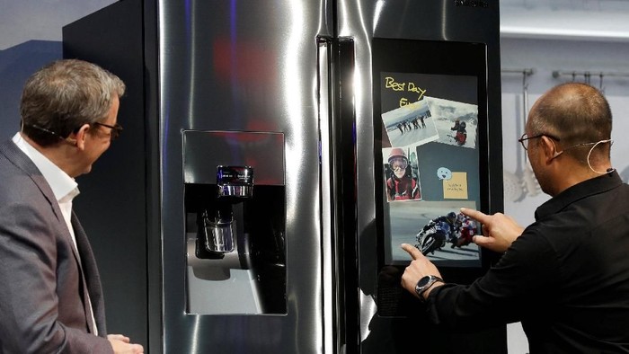 Kulkas pintar Samsung. (Foto: REUTERS/Steve Marcus) Kulkas pintar Samsung. (Foto: REUTERS/Steve Marcus)