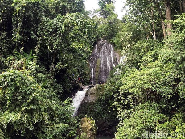 Foto: Cantiknya Air Terjun Limbong Kamandang di Polewali Mandar - Foto 2