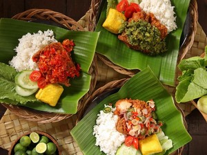 Makan Siang Puas dengan Ayam Geprek Kekinian Rp 15 Ribu!